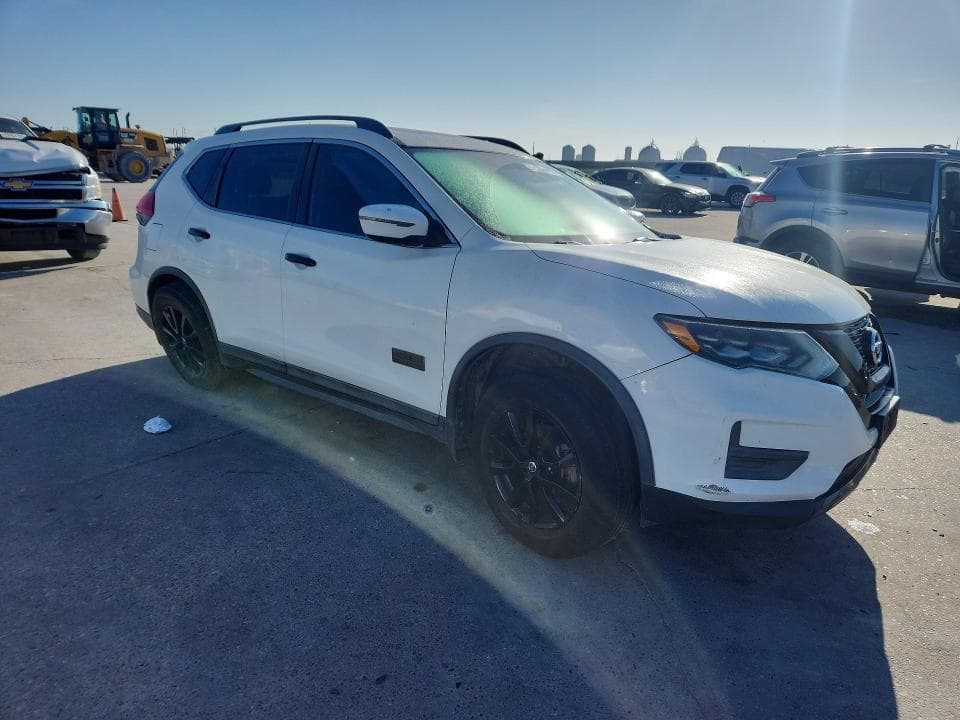 2017 NISSAN ROGUE SV 4
