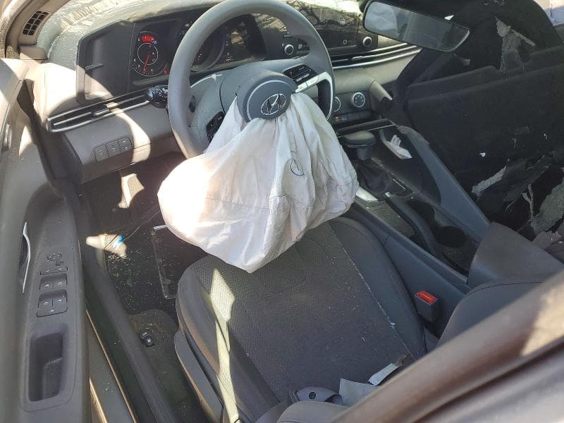 2021 HYUNDAI ELANTRA SE 8