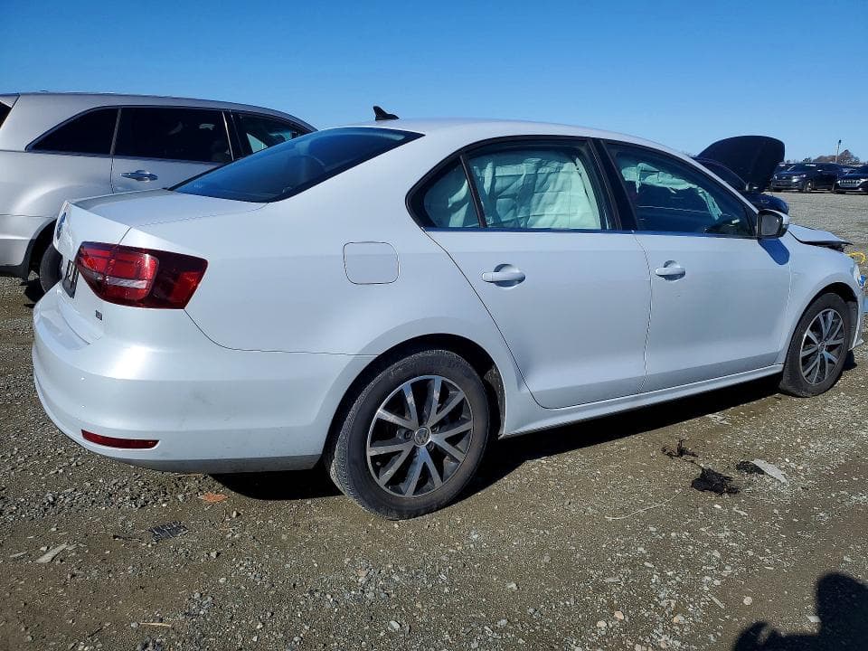 2017 VOLKSWAGEN JETTA SE 3