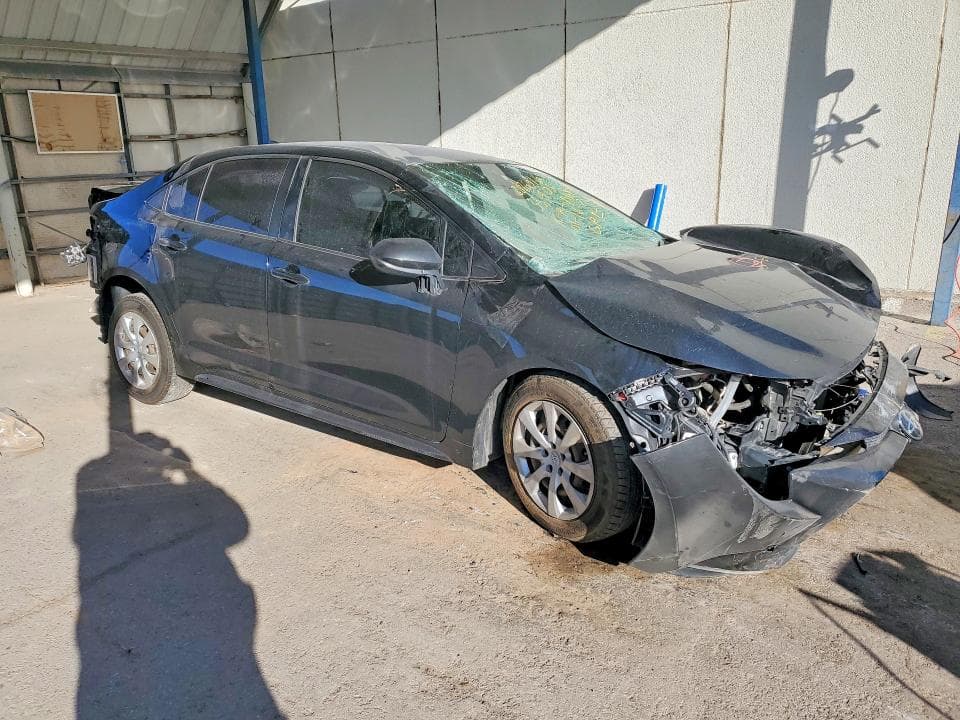 2020 TOYOTA COROLLA LE 4