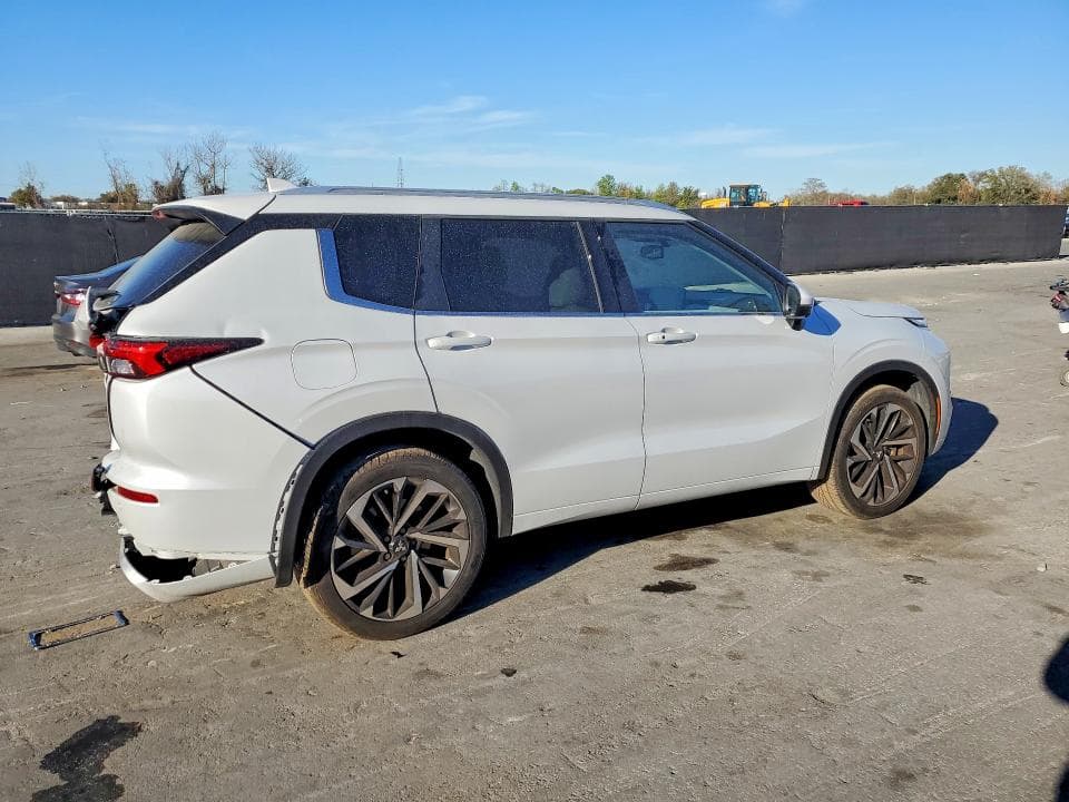 2024 MITSUBISHI OUTLANDER SEL 3