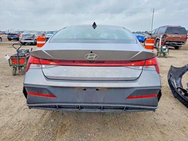 2025 HYUNDAI ELANTRA SE 6