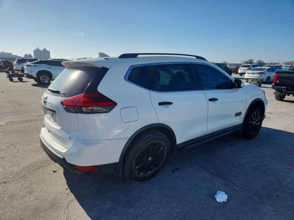2017 NISSAN ROGUE SV 3