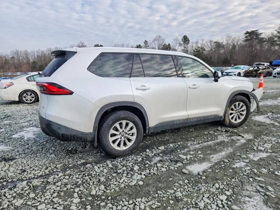 2024 TOYOTA GRAND HIGHLANDER XLE 3