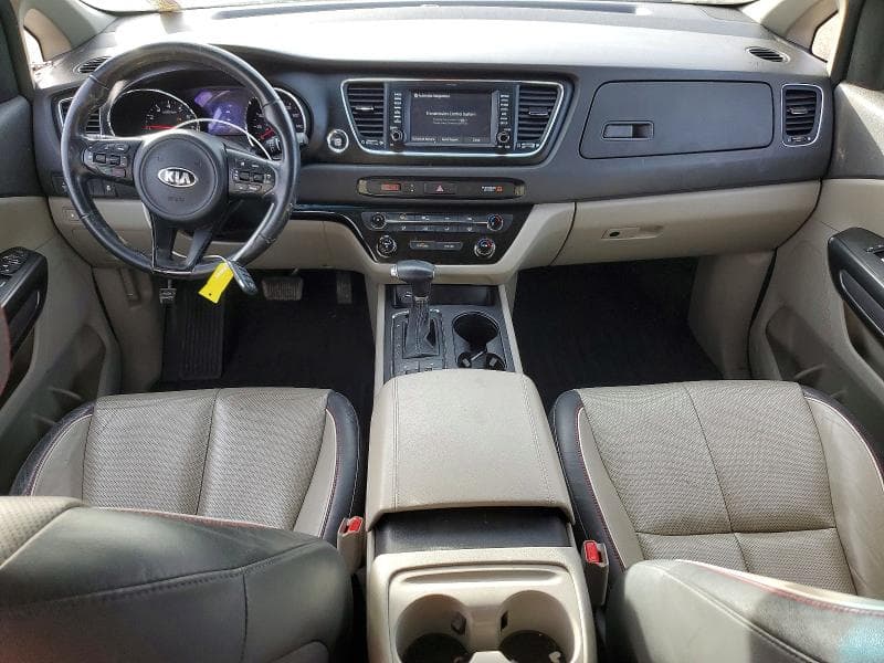 2017 KIA SEDONA LX 8