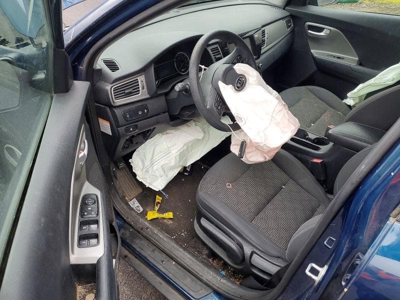 2018 KIA NIRO LX 8