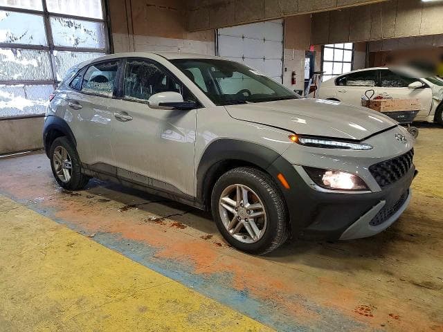 2023 HYUNDAI KONA SE 4