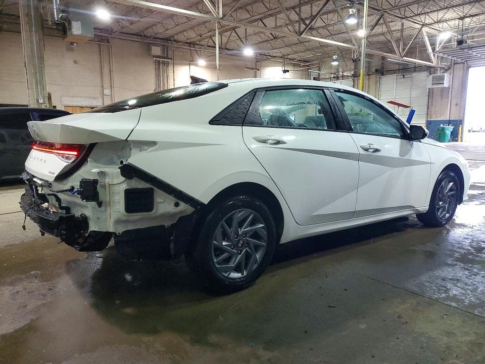 2026 HYUNDAI ELANTRA 3