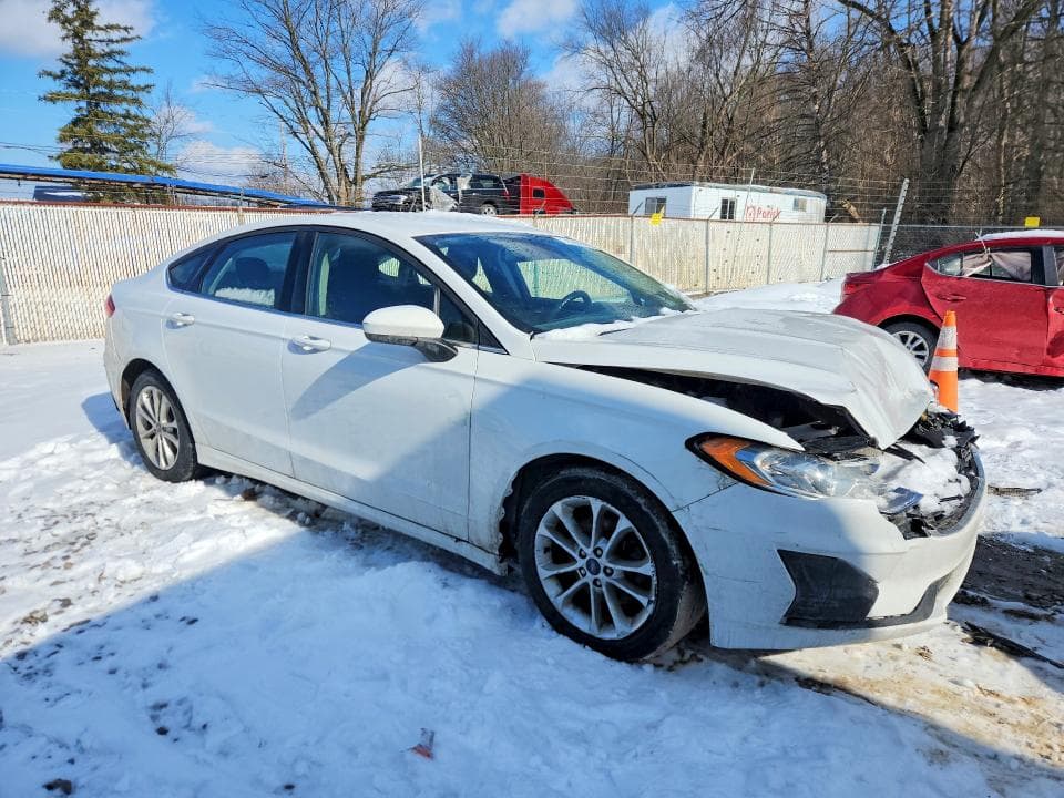 2019 FORD FUSION SE 4