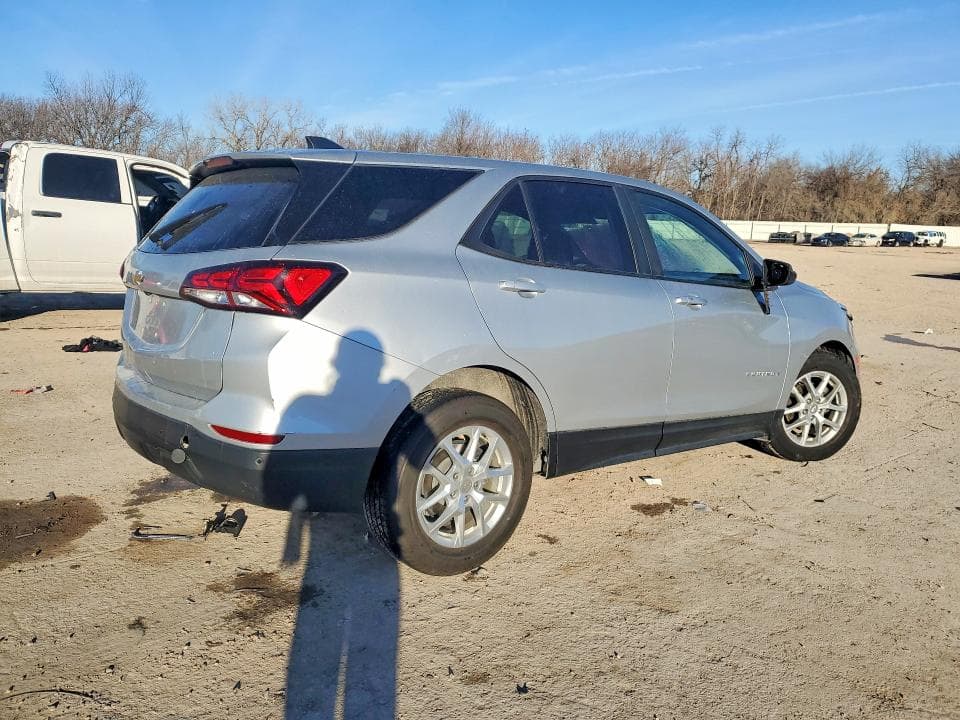 2022 CHEVROLET EQUINOX LS 3