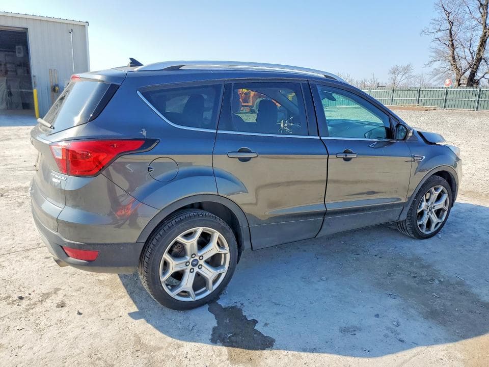2019 FORD ESCAPE TITANIUM 3