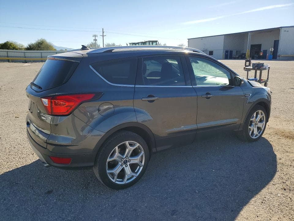 2019 FORD ESCAPE TITANIUM 3