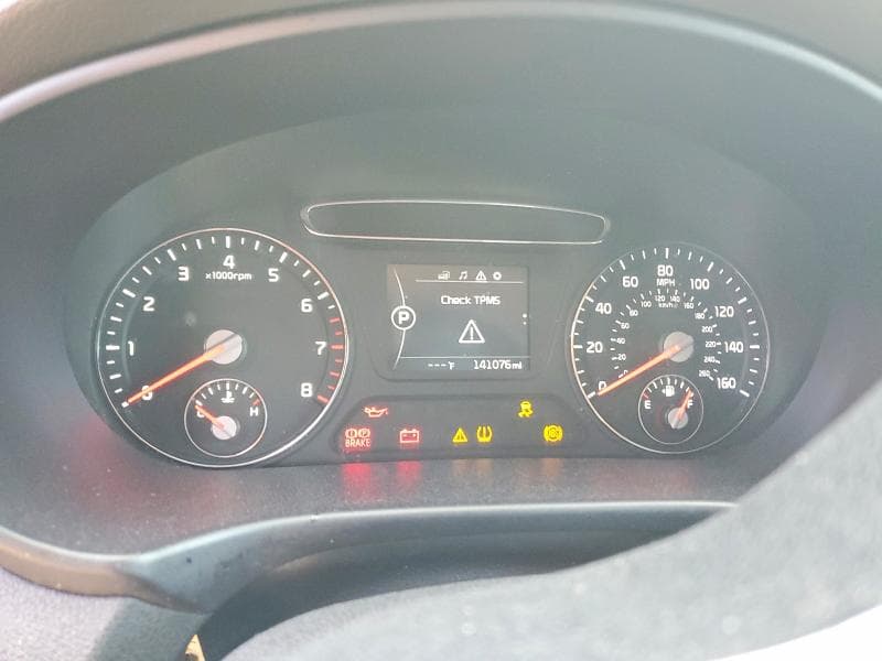 2017 KIA SORENTO LX 9