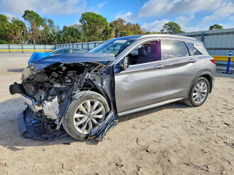 2022 INFINITI QX50 LUXE - 1