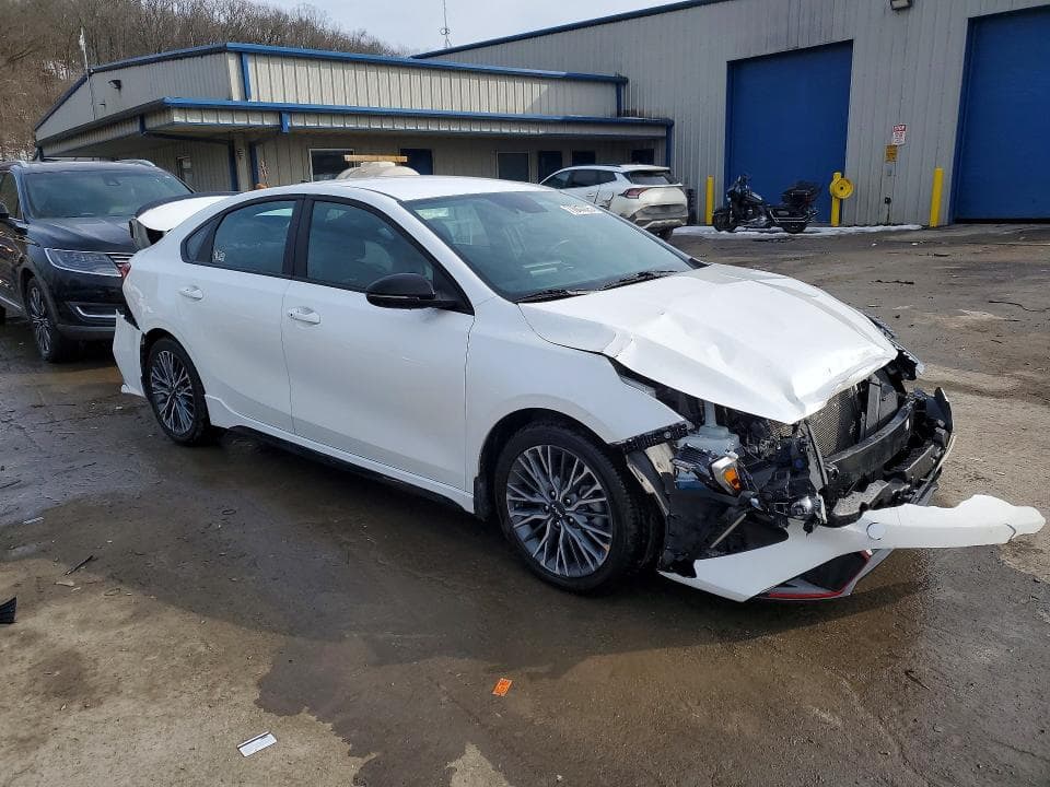2023 KIA FORTE GT-LINE 4