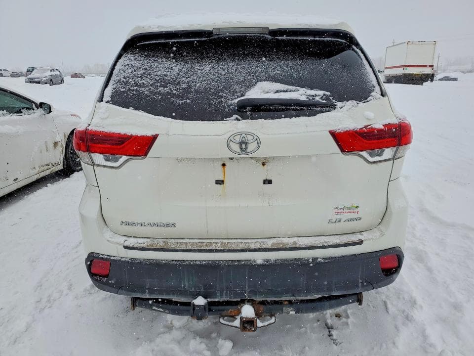 2018 TOYOTA HIGHLANDER LE 6