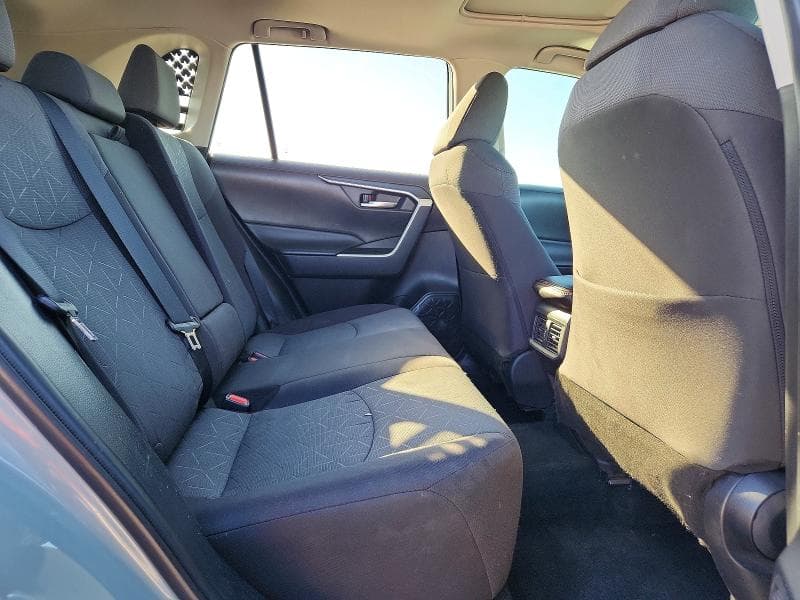 2021 TOYOTA RAV4 XLE 11
