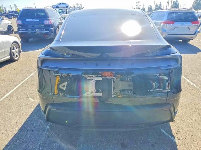 2026 TESLA MODEL Y 6