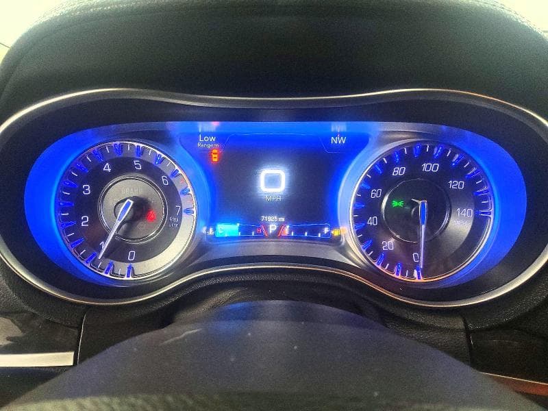 2018 CHRYSLER 300 LIMITED 9