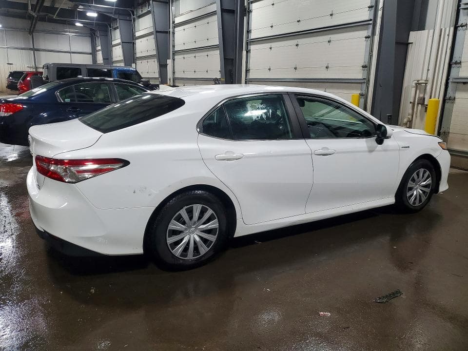 2019 TOYOTA CAMRY HYBRID LE 3