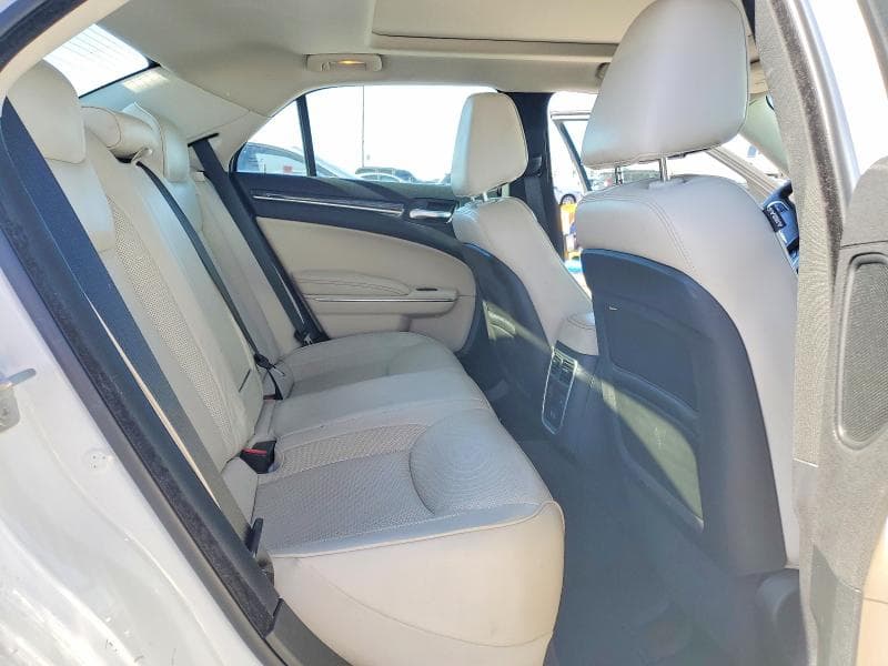 2017 CHRYSLER 300C 10