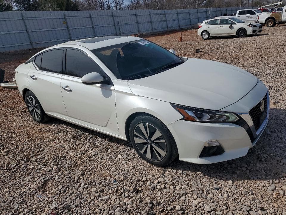 2019 NISSAN ALTIMA SV 4