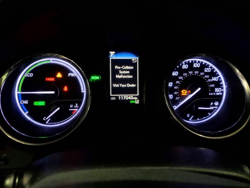 2019 TOYOTA CAMRY HYBRID LE 9