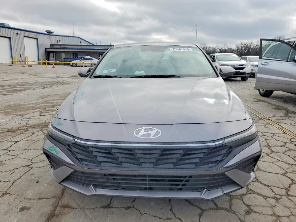 2025 HYUNDAI ELANTRA SE 5