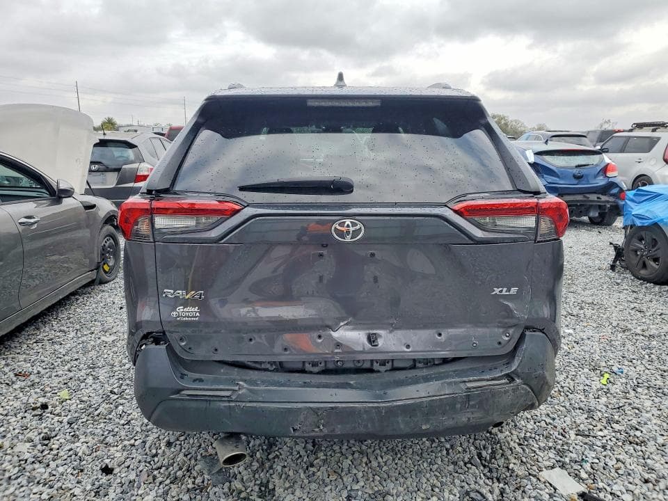 2024 TOYOTA RAV4 XLE 6