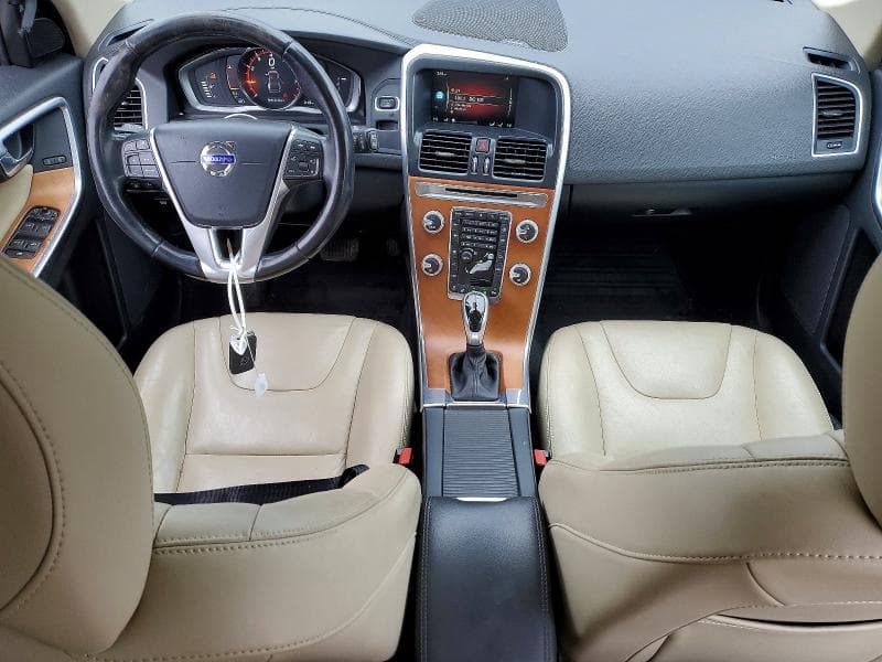 2017 VOLVO XC60 T5 INSCRIPTION 8