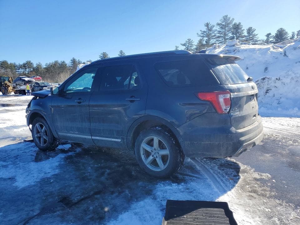 2017 FORD EXPLORER XLT 2