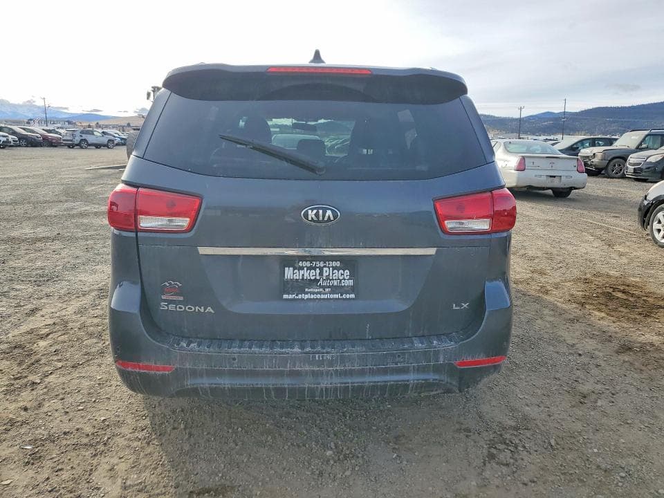2017 KIA SEDONA LX 6