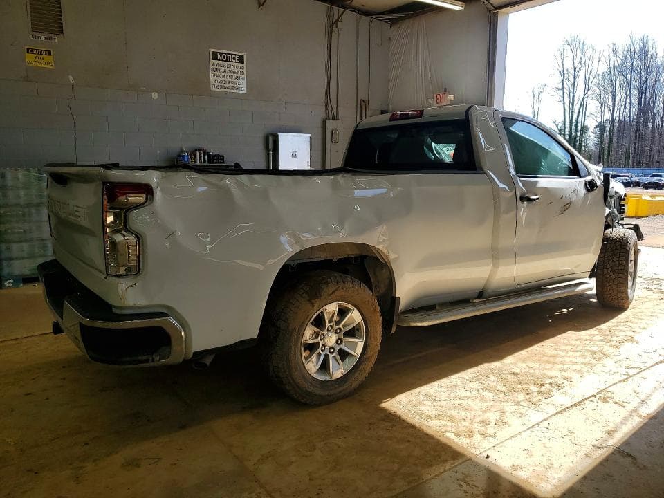 2023 CHEVROLET SILVERADO C1500 3