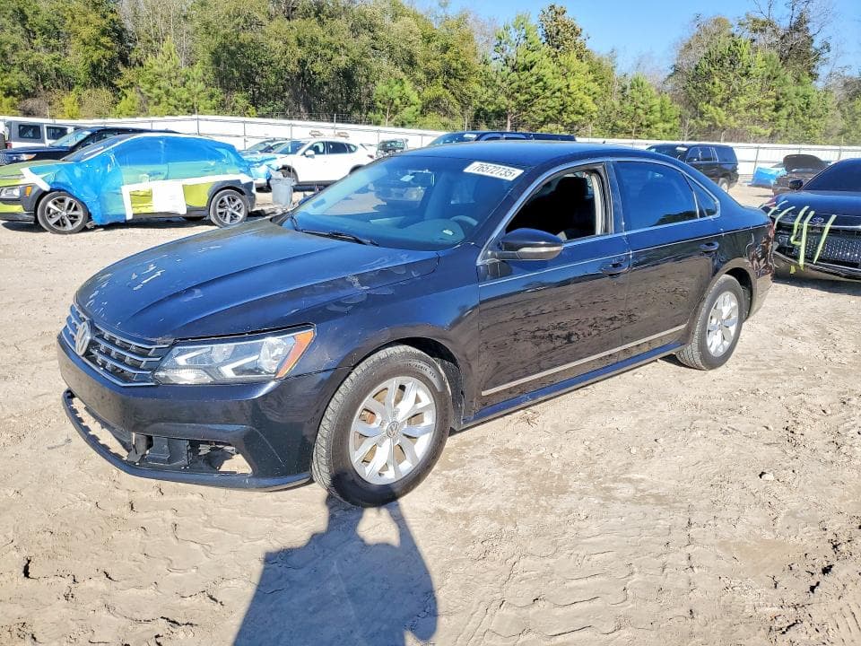 2017 VOLKSWAGEN PASSAT S - 1