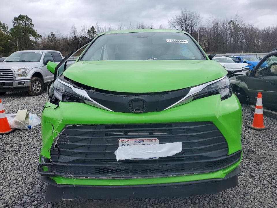 2024 TOYOTA SIENNA 5