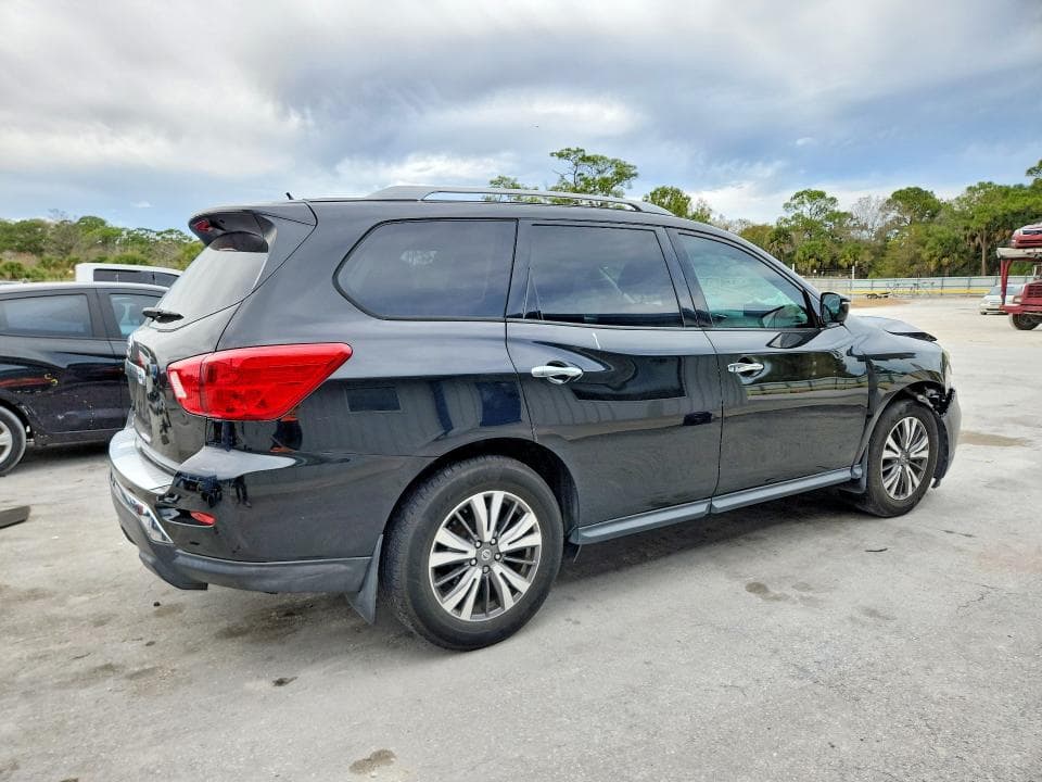 2017 NISSAN PATHFINDER S 3
