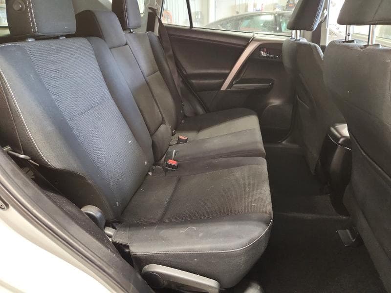 2017 TOYOTA RAV4 XLE 10