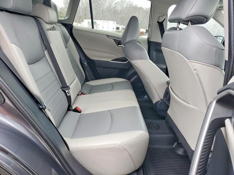 2020 TOYOTA RAV4 XLE PREMIUM 11
