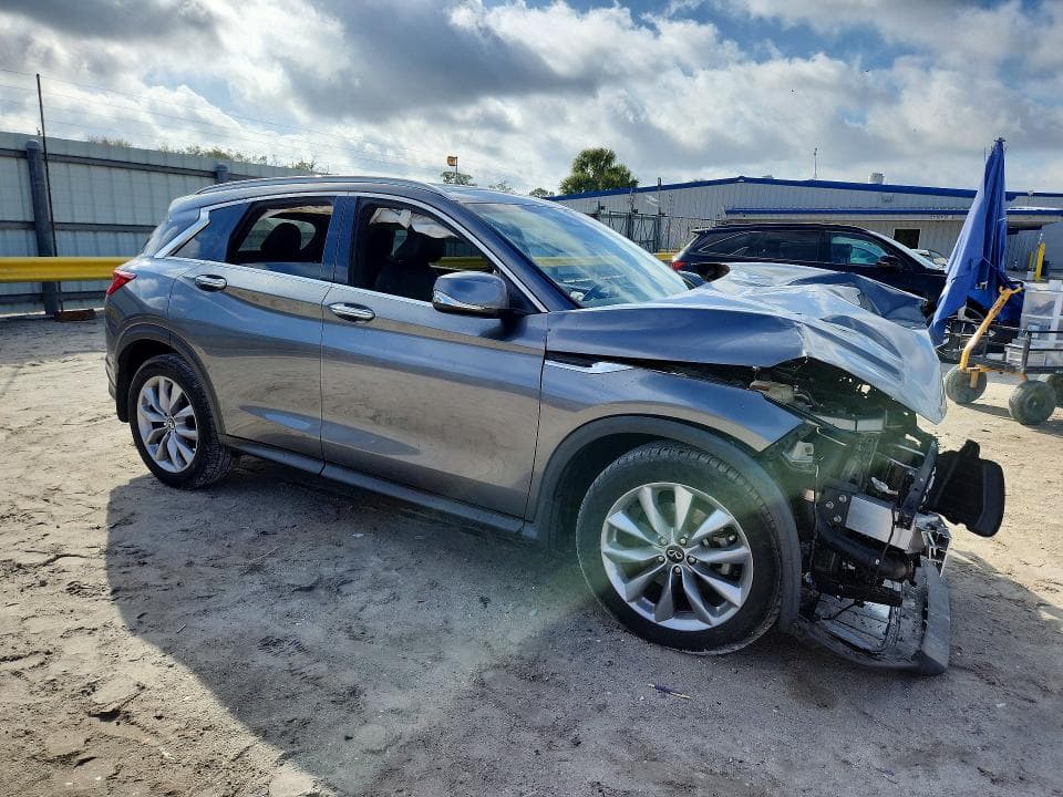 2022 INFINITI QX50 LUXE 4