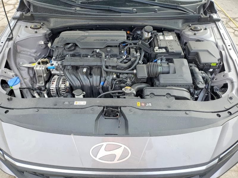 2025 HYUNDAI ELANTRA SE 11