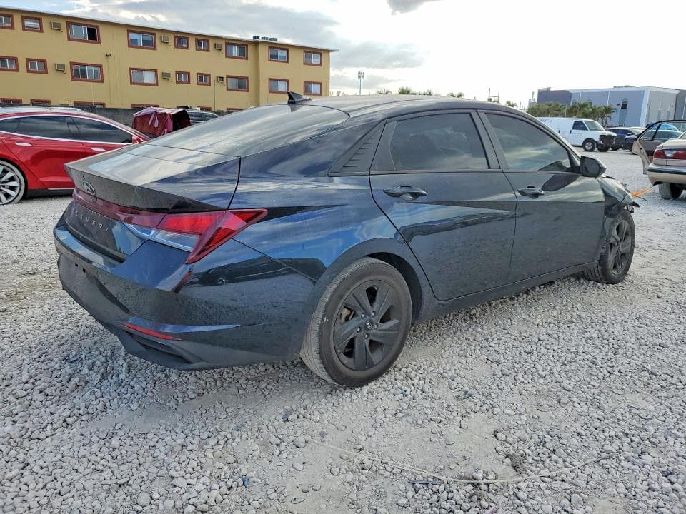 2022 HYUNDAI ELANTRA SEL 3
