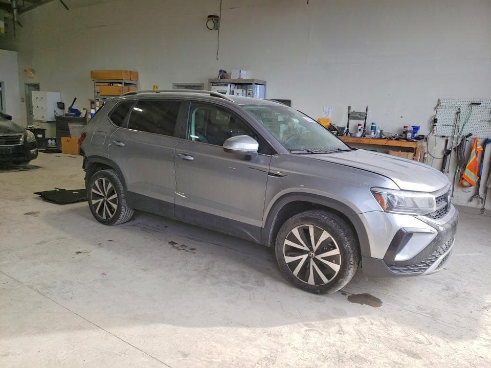 2022 VOLKSWAGEN TAOS SE 4