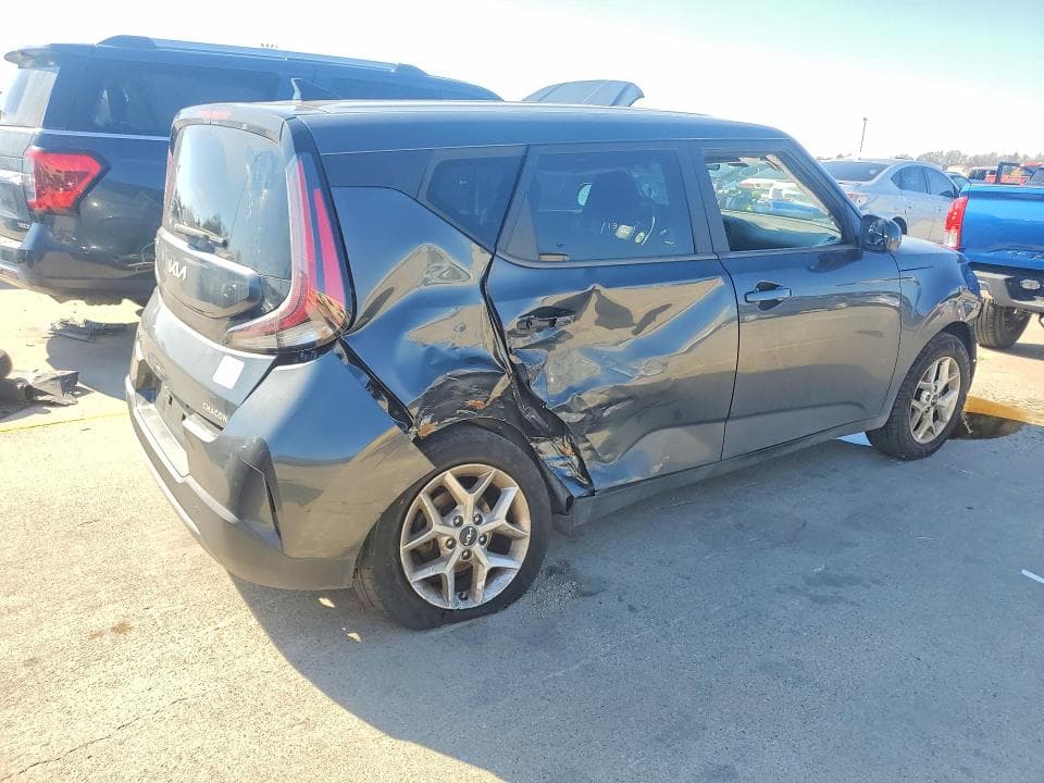 2023 KIA SOUL LX 3