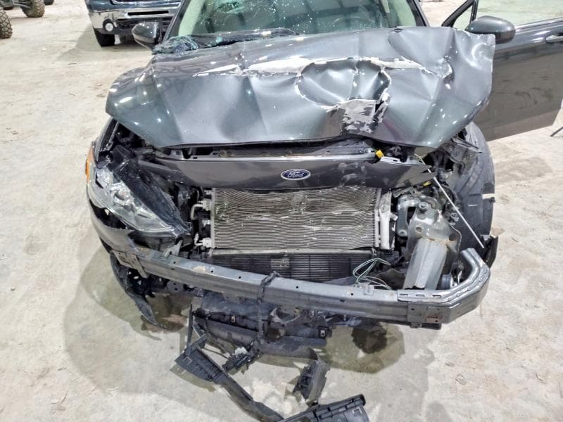 2020 FORD FUSION SE 11