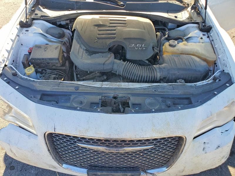 2017 CHRYSLER 300C 11