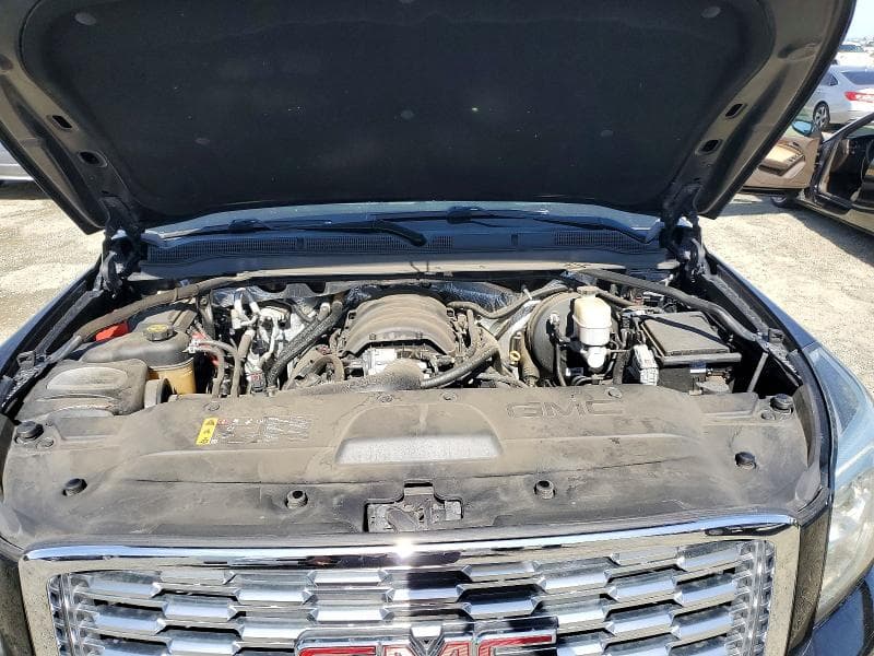 2018 GMC YUKON DENALI 12