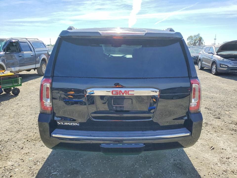 2018 GMC YUKON DENALI 6