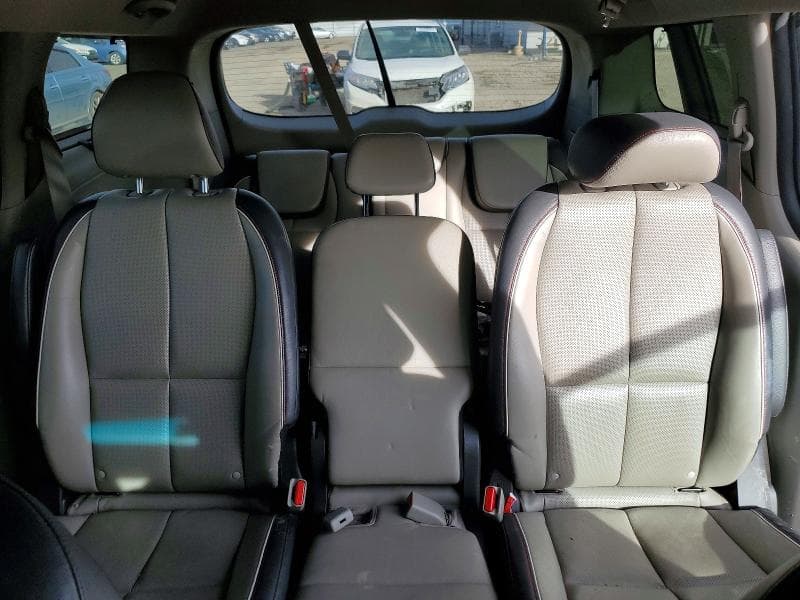 2017 KIA SEDONA LX 10