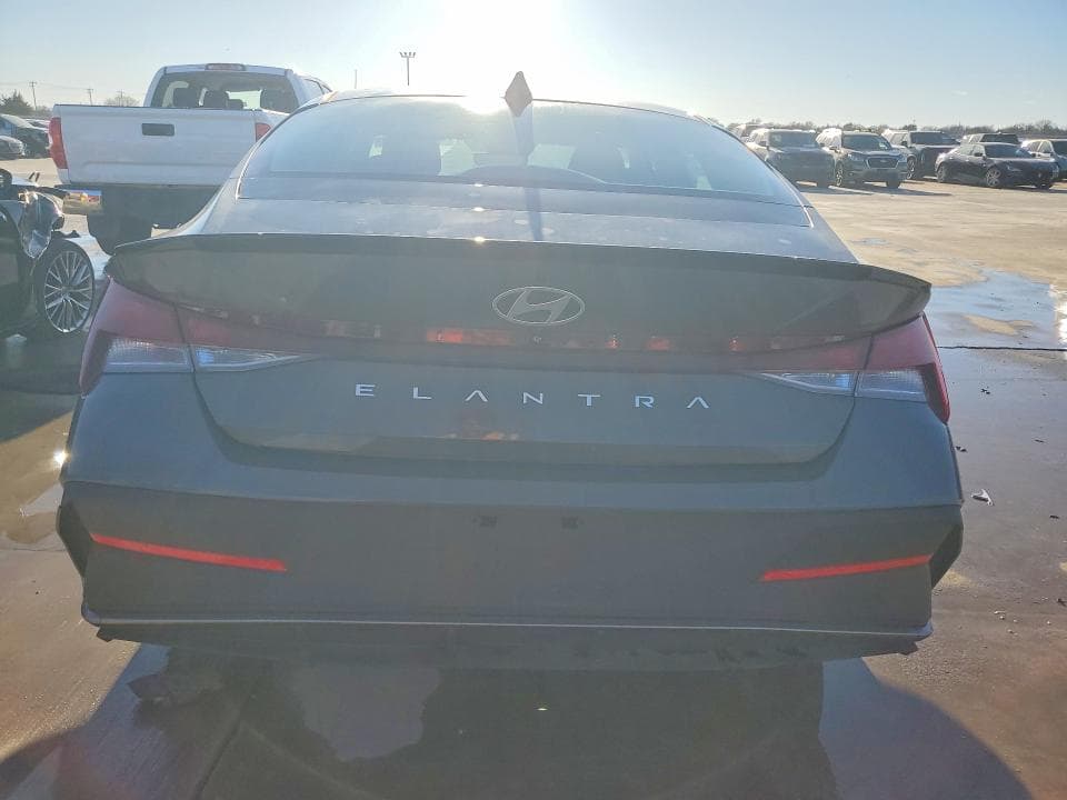 2025 HYUNDAI ELANTRA SEL SPORT 6