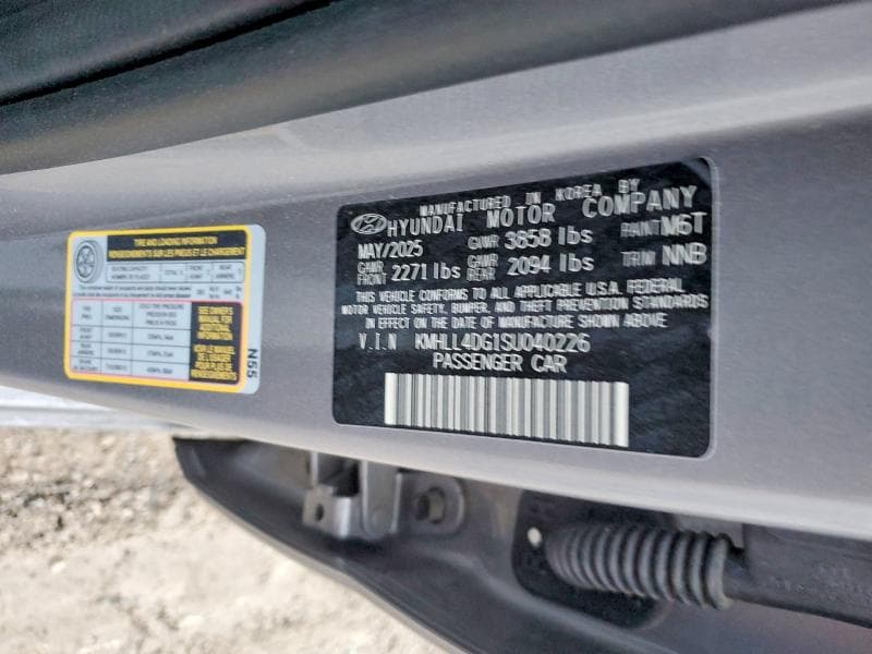 2025 HYUNDAI ELANTRA SE 13